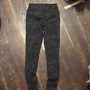 Black Camouflage women’s size xs